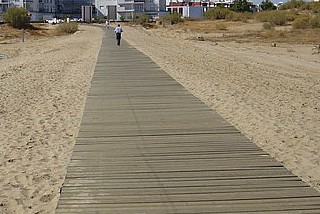 pasarelas y tarimas de madera.